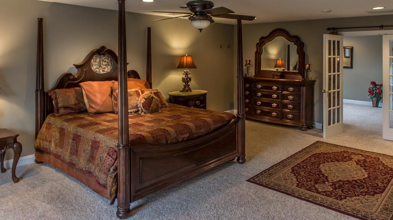 Smokie Mountain Lake House On Douglas Lake - 11 Bedrooms, 6 Bathrooms Sleeping 30 - Lakefront, Secluded, Private, Gated, Personal Boat Dock, Hot Tub , Theater Room, Games Room, Hot Tub, Indoor & Outdoor Kitchens Sevierville Exterior foto